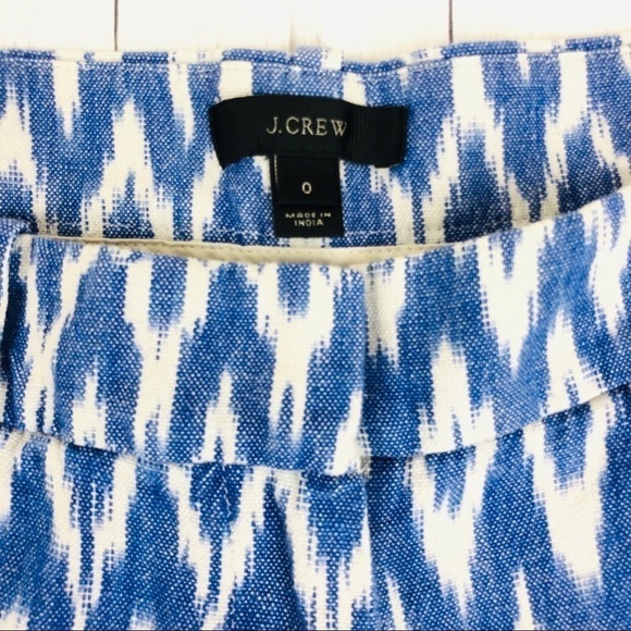 J. Crew Womens Blue & White Shorts Ikat Print Zig Zag 4" Inseam Pockets Size 0 - Picture 2 of 9